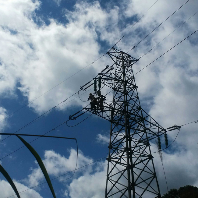 龍巖園雁路跳線包扎及瓷瓶刷涂-（G型硅橡膠絕緣套管、高自潔防污閃涂料、自粘型絕緣膠帶）